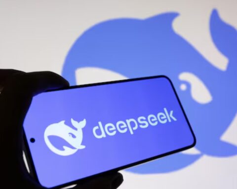 DeepSeek Tells Prospective Investors of Funding Pause, Bloomberg Reports
