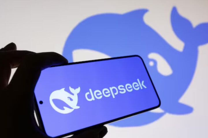 DeepSeek Tells Prospective Investors of Funding Pause, Bloomberg Reports