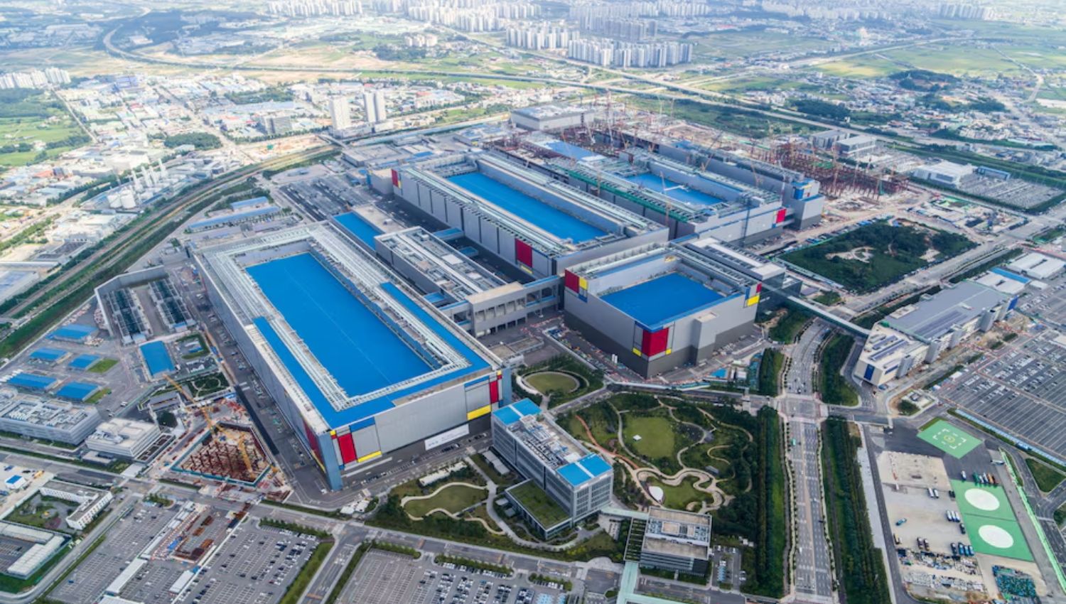 Samsung and SK Group Seal $950 Billion in Deals as South Korea Hosts AI Powers