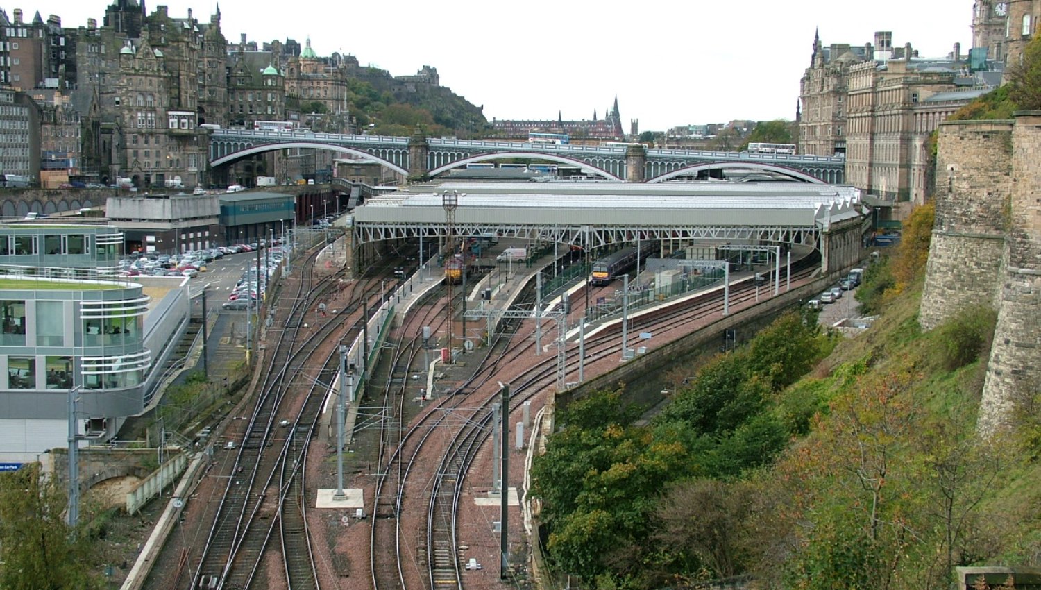 Edinburgh Reclaims North Bridge, and a Piece of Itself