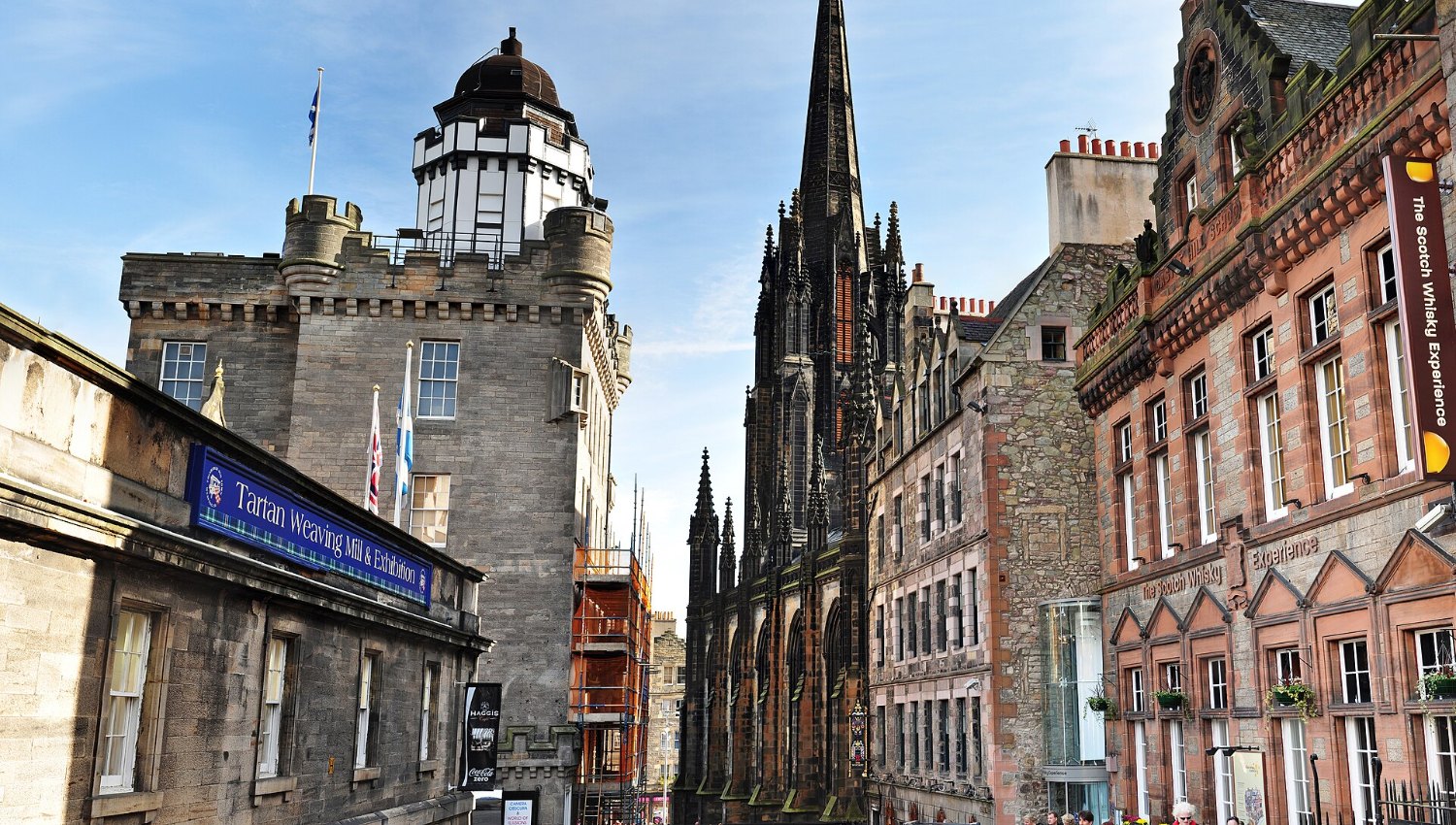 How to Do Edinburgh When the City Belongs to the Festivals