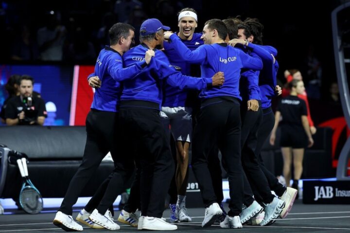zverev clinches laver cup team europe london