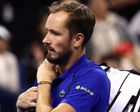 medvedev defaulted china open djokovic semi final