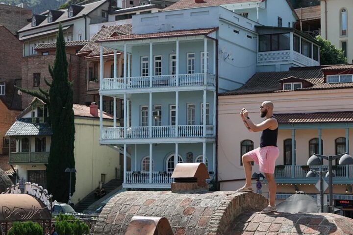 Russians Fearing Mobilisation Push Up Rents in Yerevan, Tbilisi and Minsk