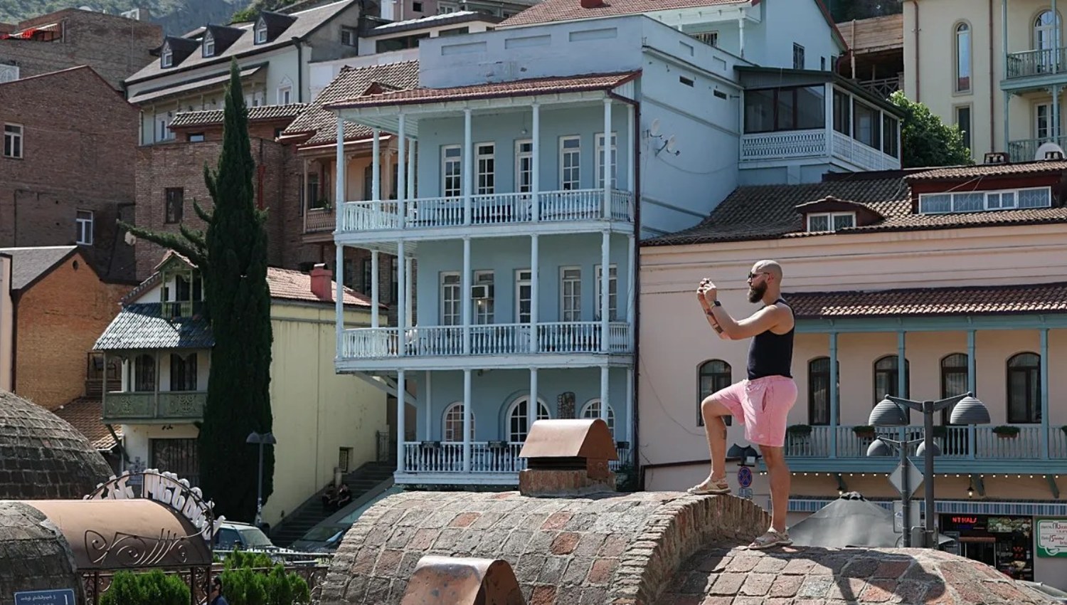 Russians Fearing Mobilisation Push Up Rents in Yerevan, Tbilisi and Minsk